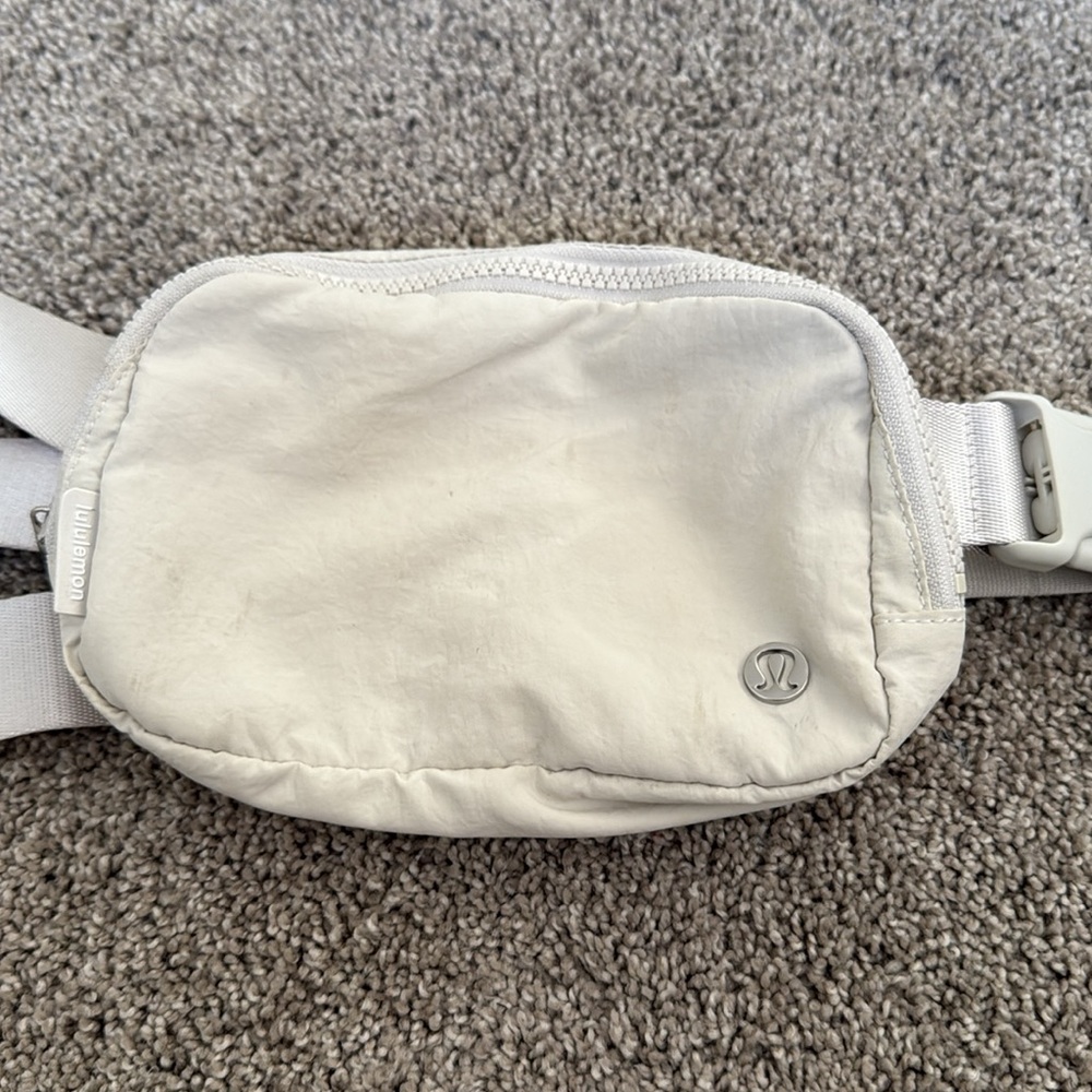 lululemon belt bag - Picture 3 of 6